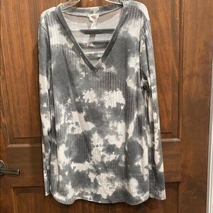 BiBi Charcoal Tie-Dye V-Neck Long Sleeve Top